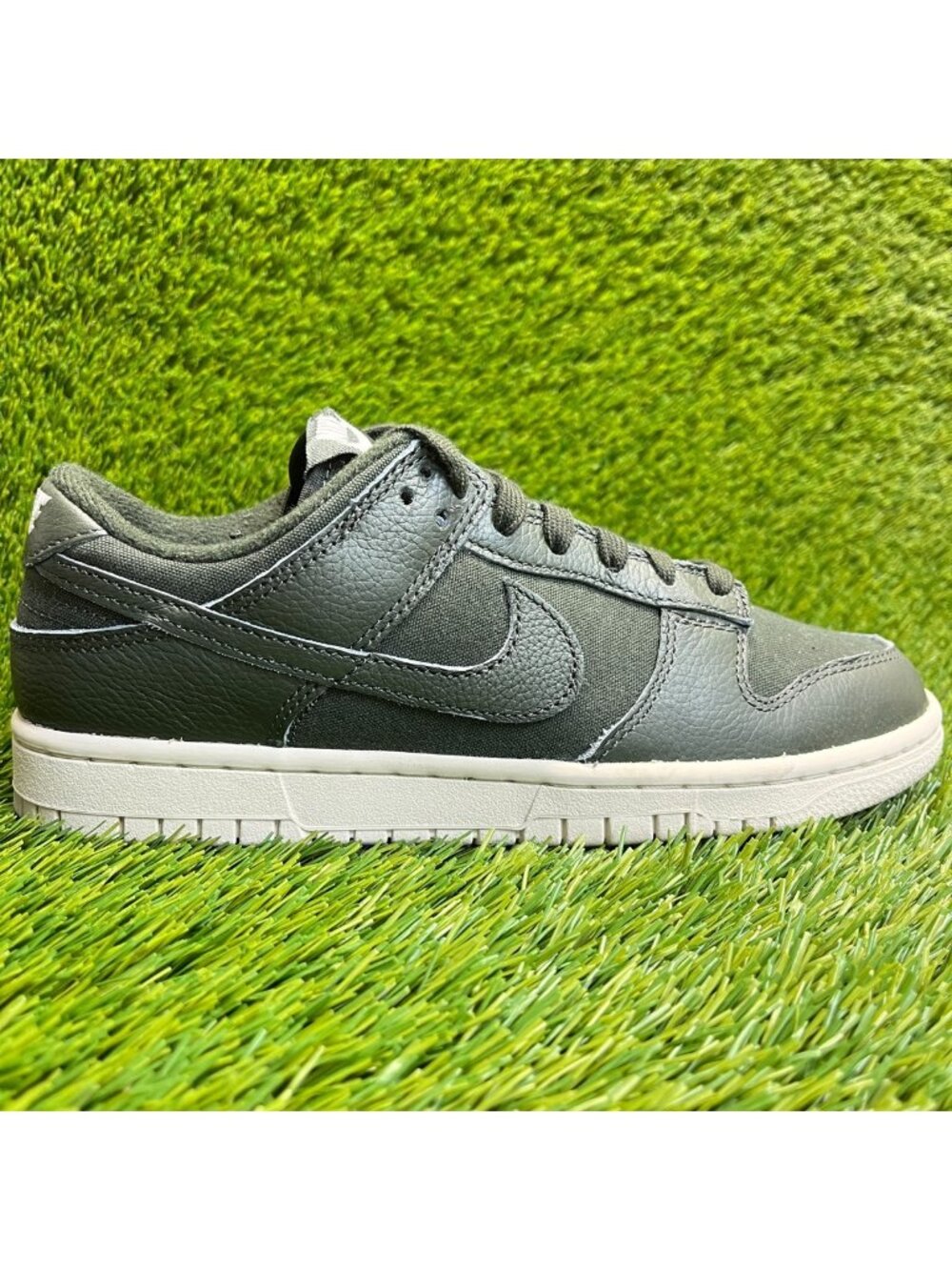 Nike Dunk Low Retro Premium Mens Size 7 Green Athletic Leather Shoes Sneakers
